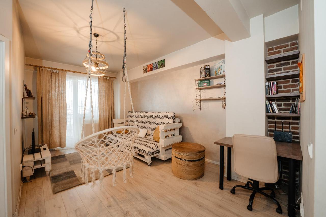 Appartement Bright And Cozy Design Apt With Office à Cluj-Napoca Extérieur photo