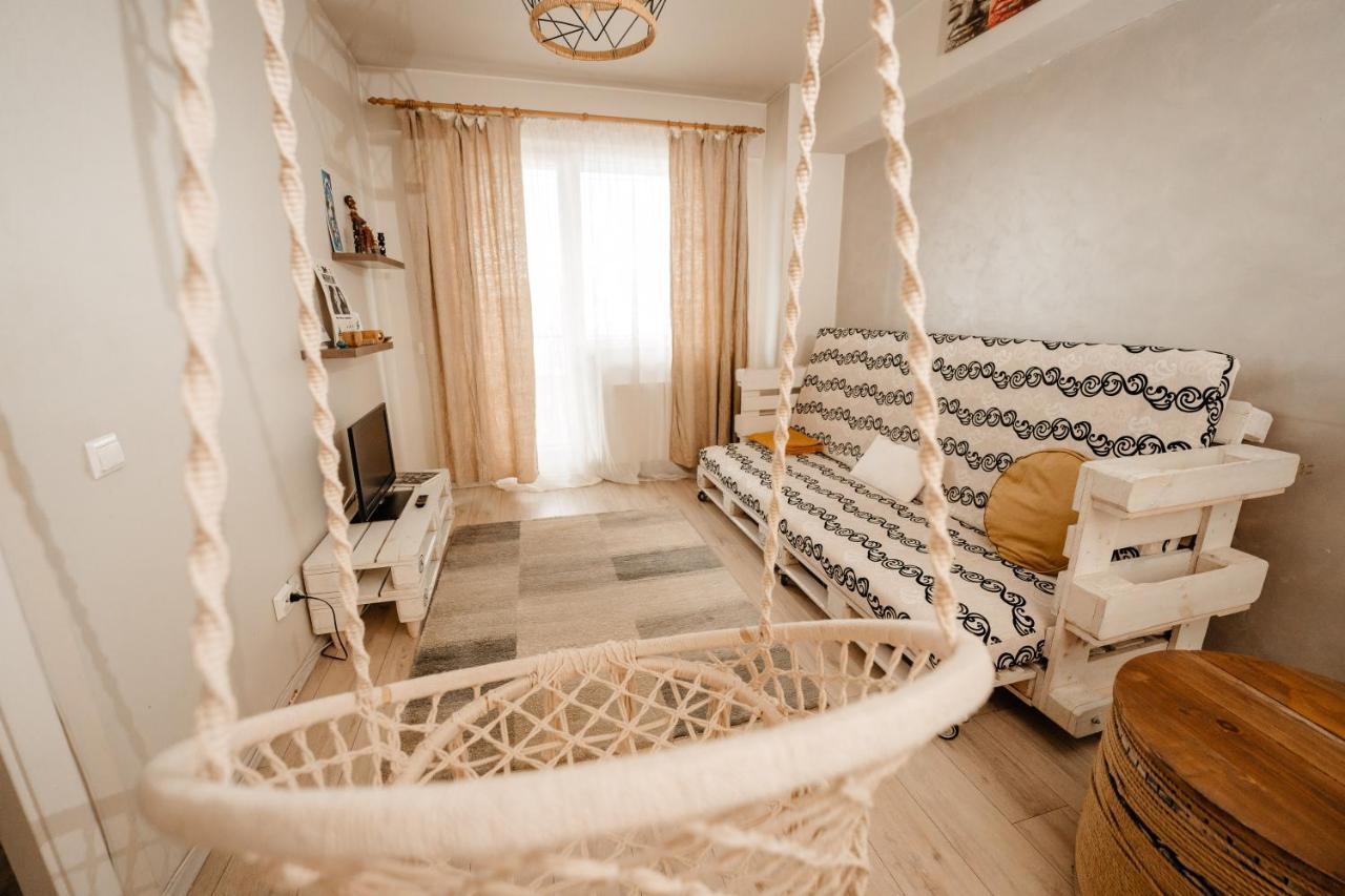 Appartement Bright And Cozy Design Apt With Office à Cluj-Napoca Extérieur photo